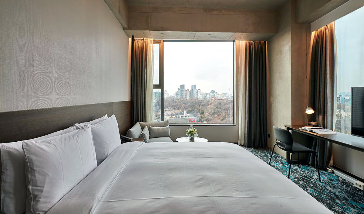 HOTEL in 9
