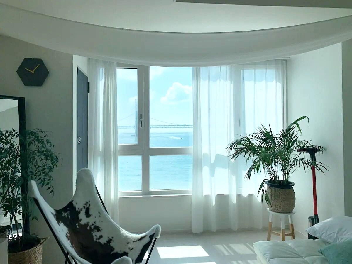 vacation rentals in Busan-A Beam Project near Gwangan Bridge - 1st floor Starbucks