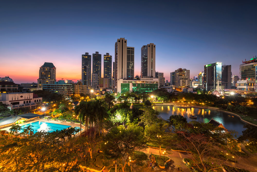 Sukhumvit_Taman Benjasiri_matahari terbenam