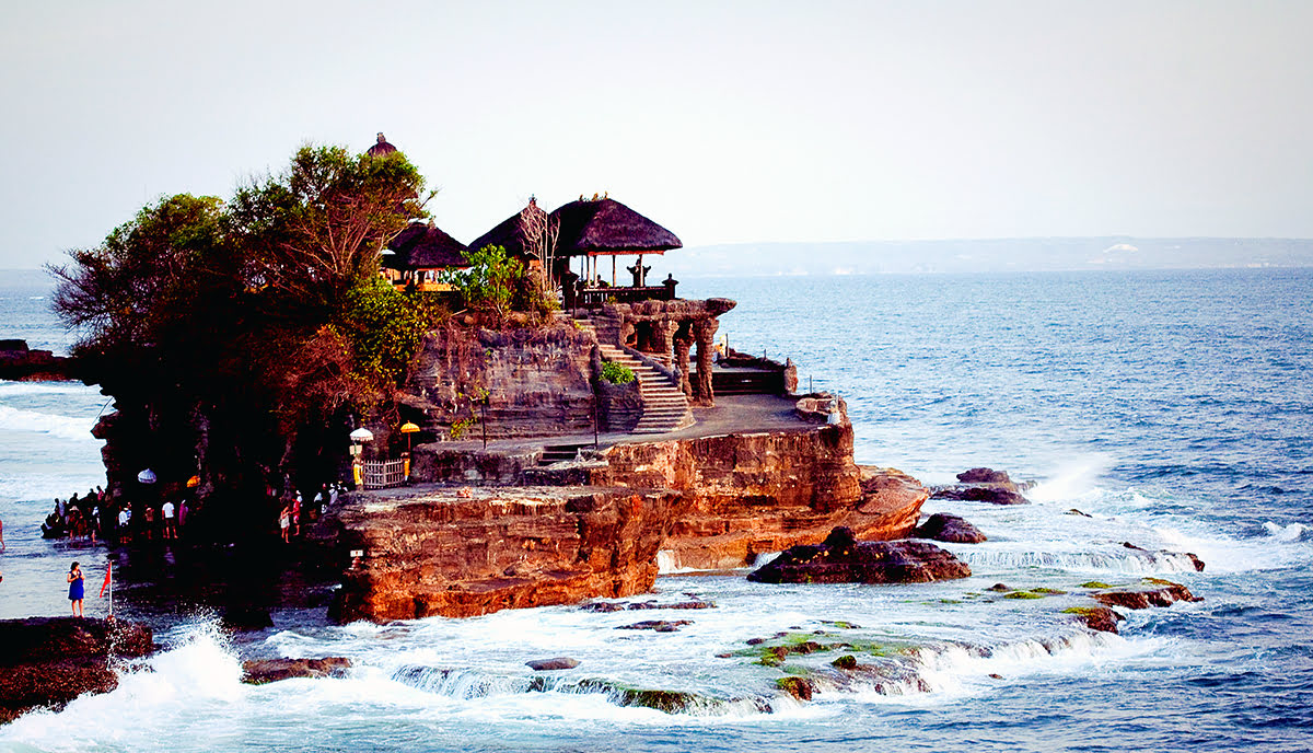 Landmarks in Bali-Indonesia-Tanah Lot Temple_Tabanan