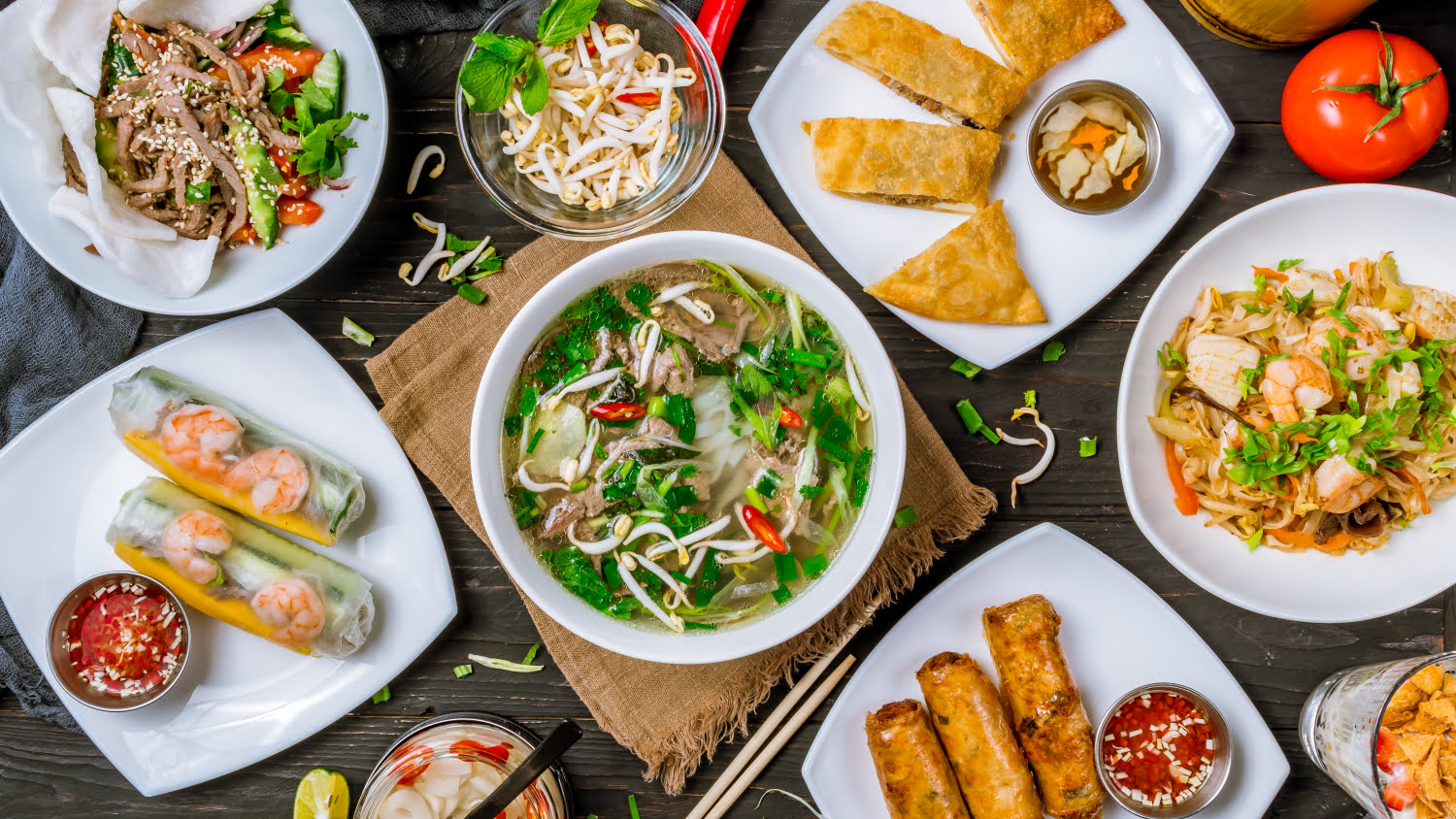 من هانوي إلى مدينة هو شي منه: 7 أطباق تستحق الرحلة إلى فيتنام