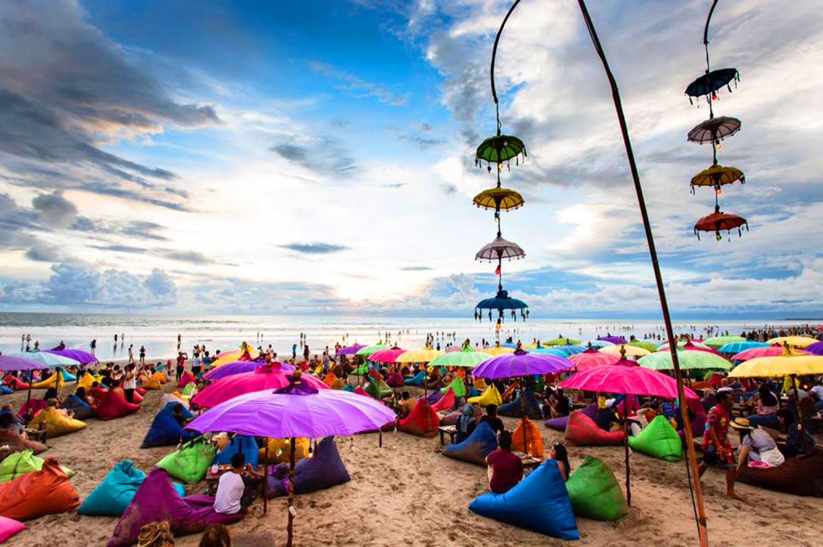 印度尼西亚巴厘岛的塞米尼亚克海滩