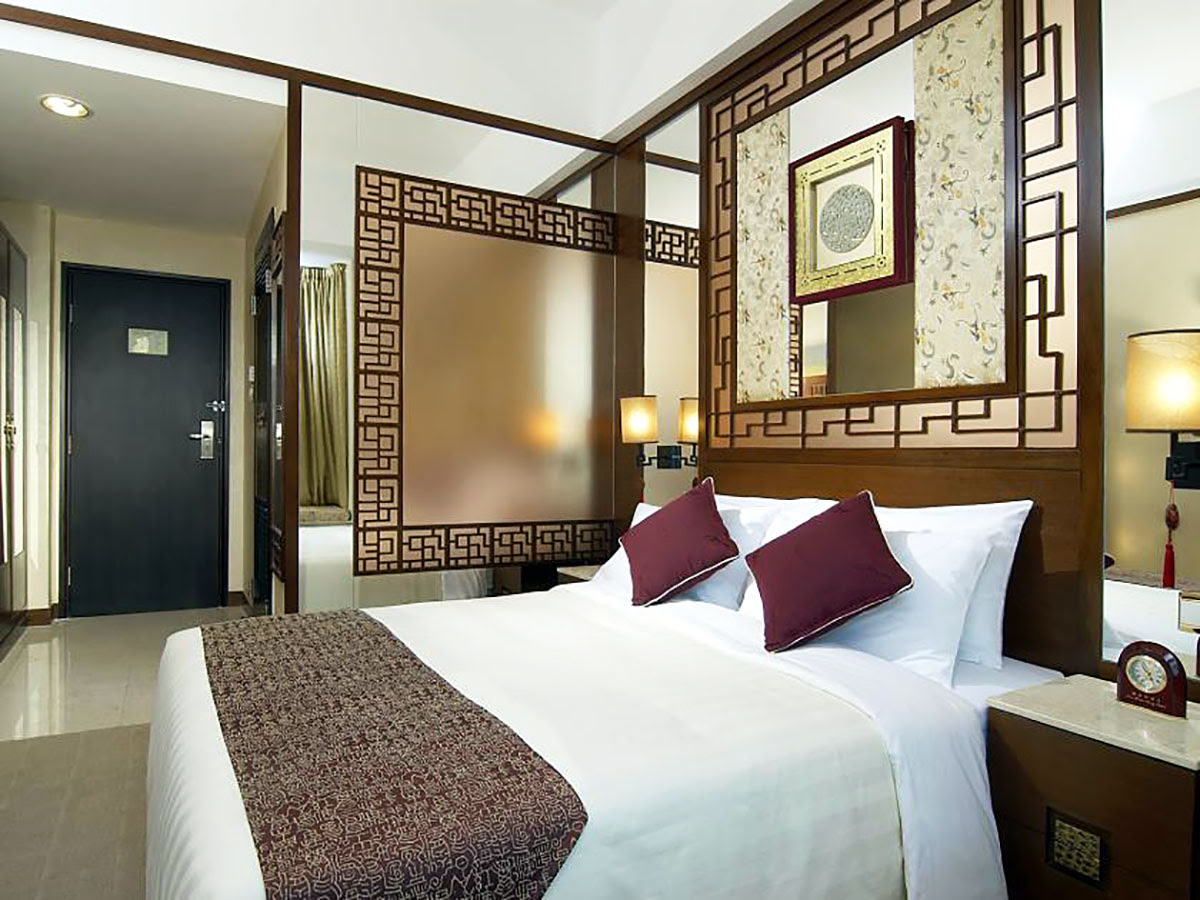Discover Lan Kwai Fong Hong Kong Nightlife Accommodation and Hotels