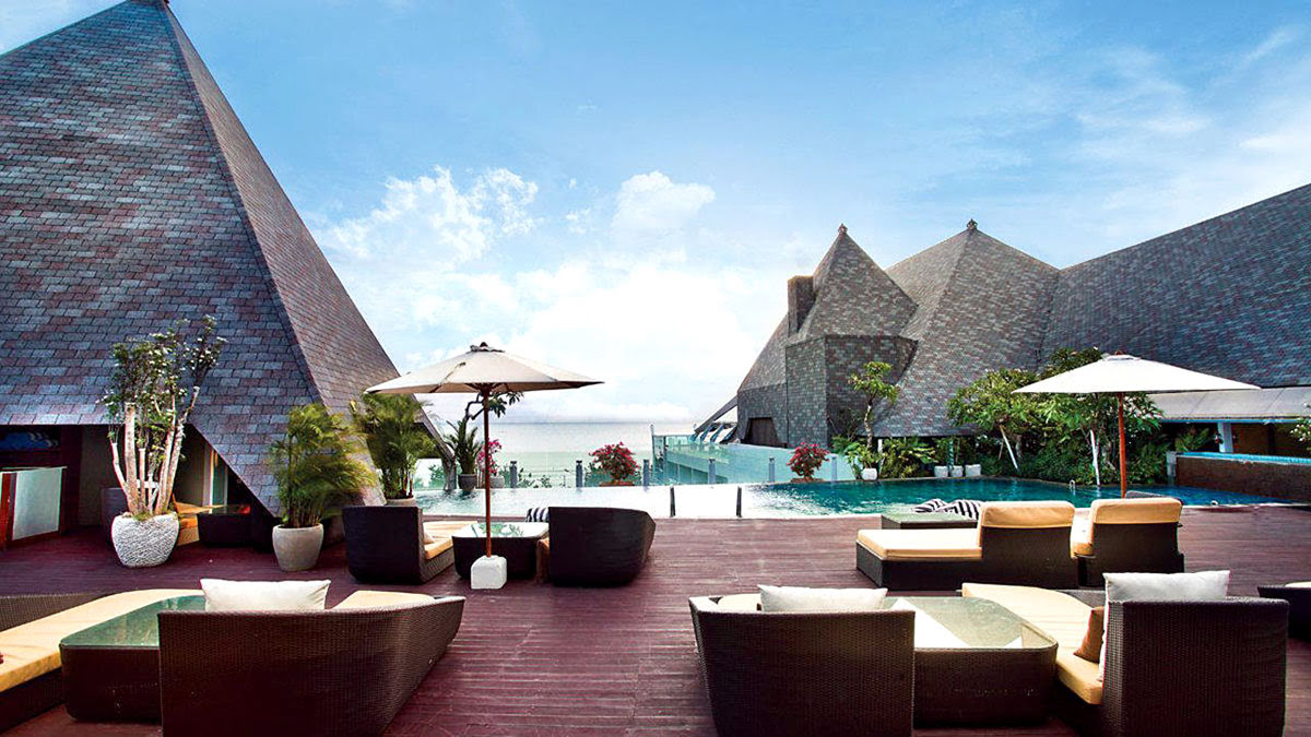 Attractions-hotels in Bali-The Kuta Beach Heritage Hotel