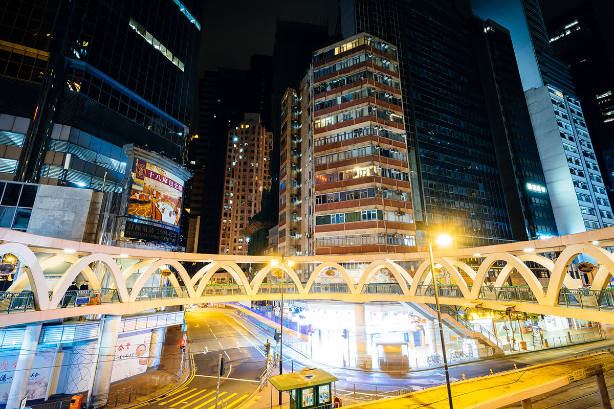 Hong Kong Shopping: 5 Places to Stay Near Markets & Luxury