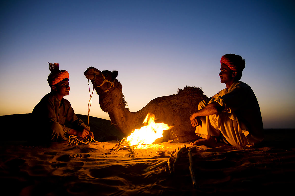 سهرة النار في الصحراء