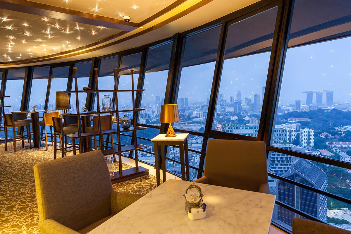 Mandarin Orchard Singapore_Ristorante panoramico con vista su Marina Bay Sand_Dove dormire a Singapore