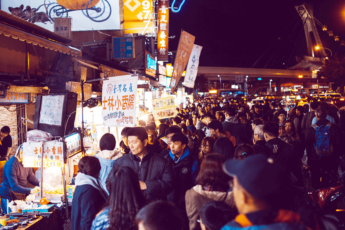 士林夜市_地下フードコート_台北_台湾