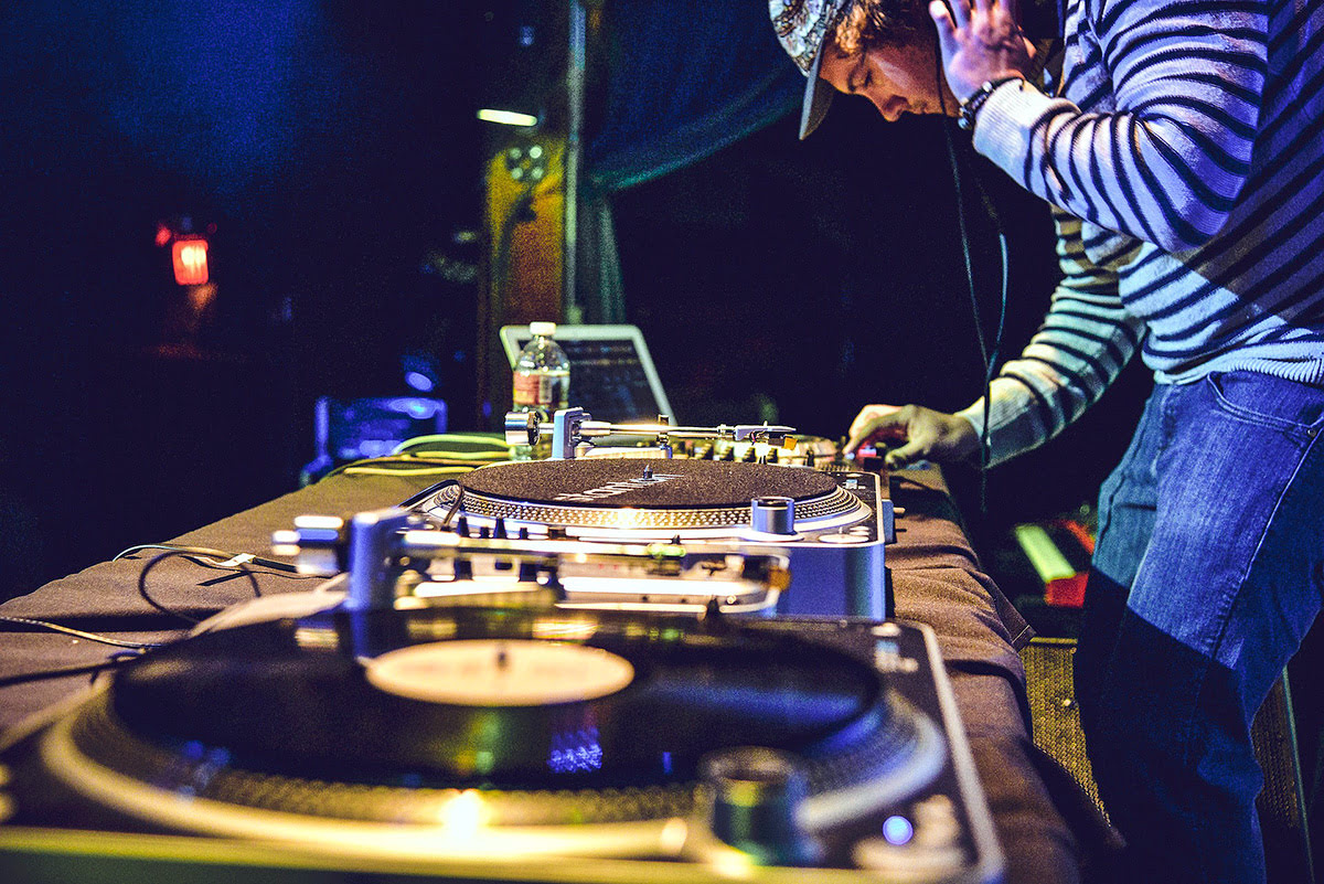 How To Book Guest Djs For Your Club Night