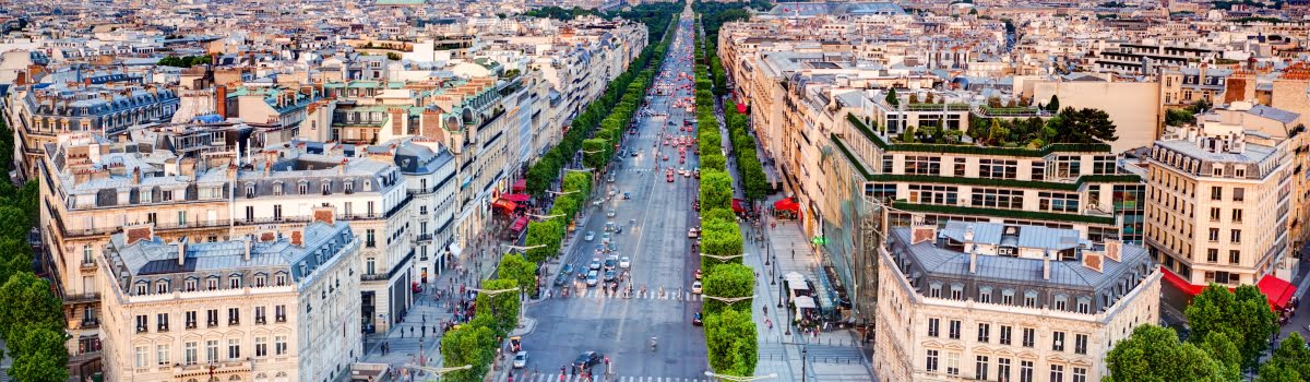 A Champs-Élysées – Egy elbűvölően extravagáns kirándulás Párizsban