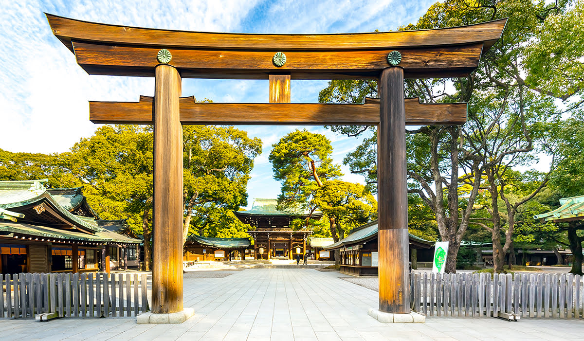 Meiji Shrine_torii gates_Tokyo_Japan