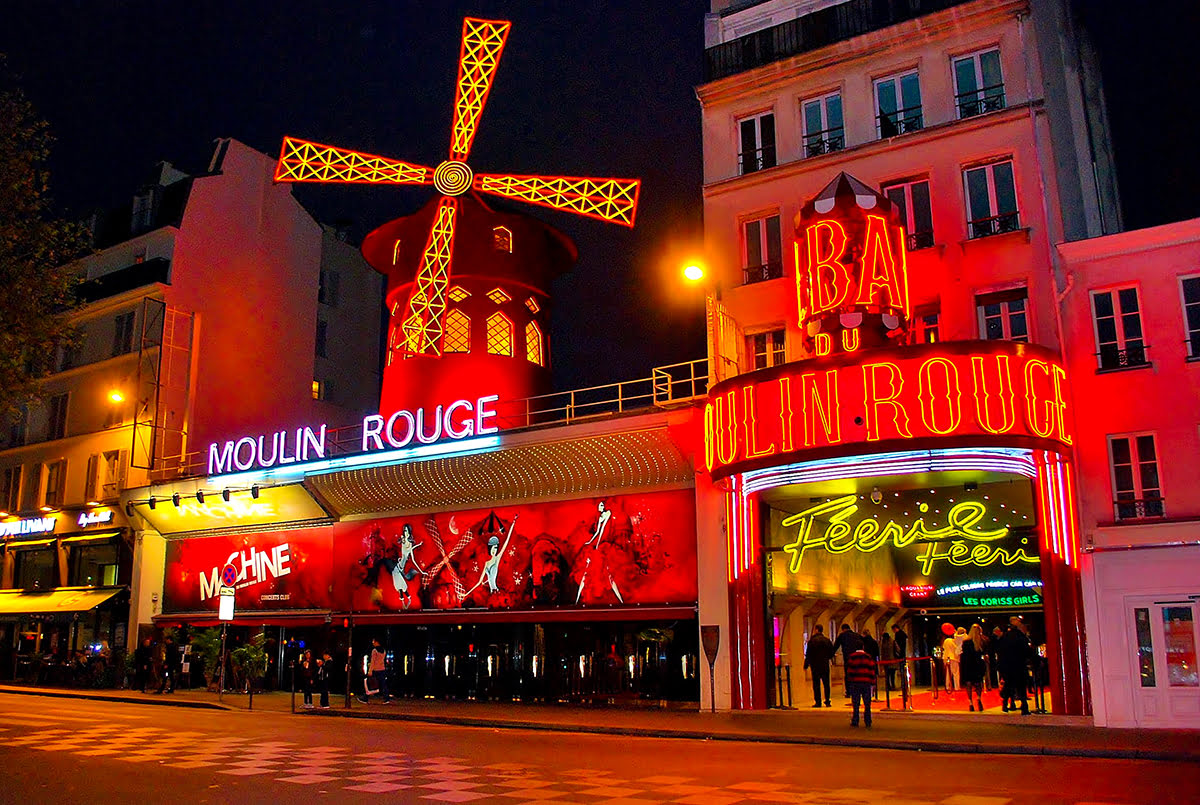 Montmartre Metro_Parigi_Moulin Rouge_vita notturna