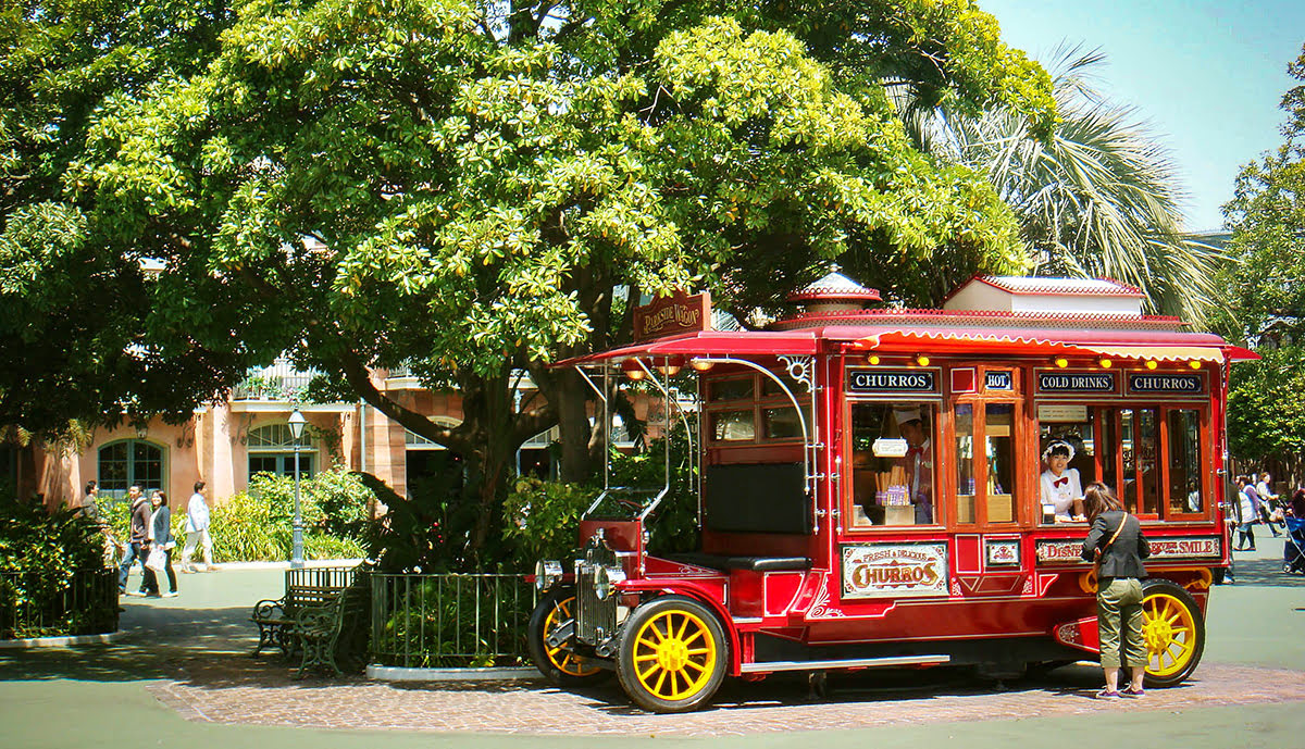 Churros Wagon ในโตเกียวดิสนีย์แลนด์ Churros Wagon ในโตเกียวดิสนีย์แลนด์