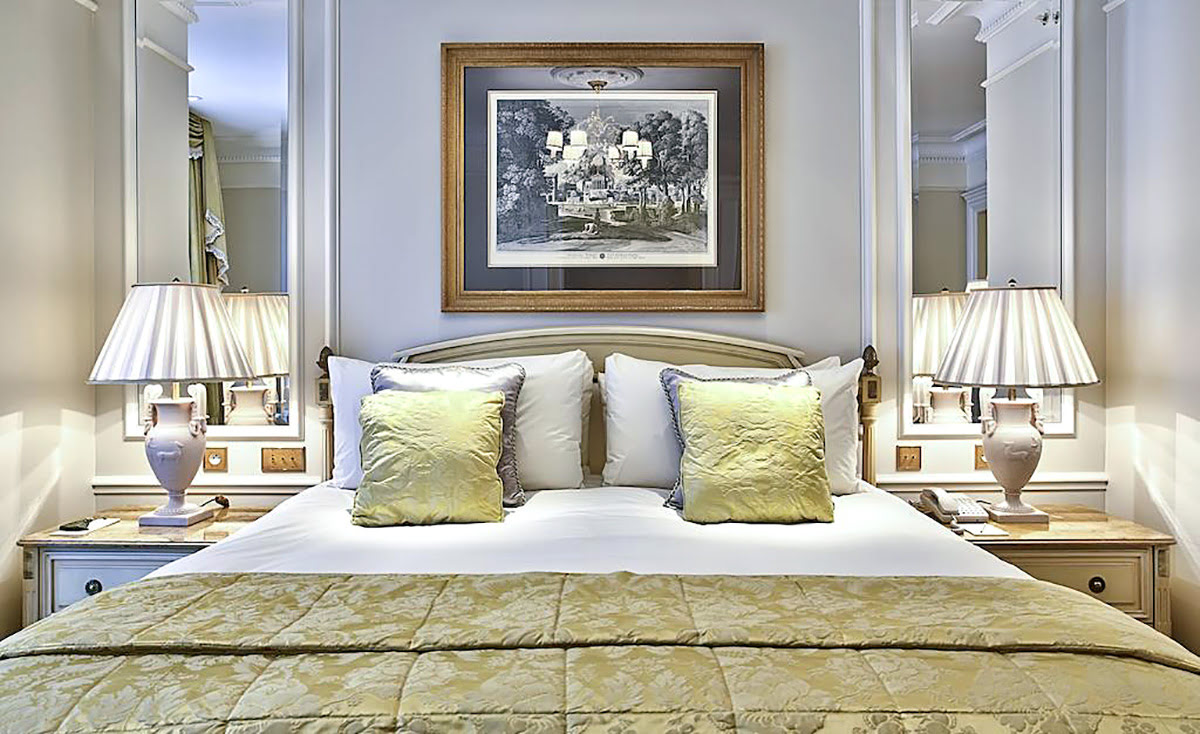 Best luxury hotels in Paris-Four Seasons Hotel George V Paris
