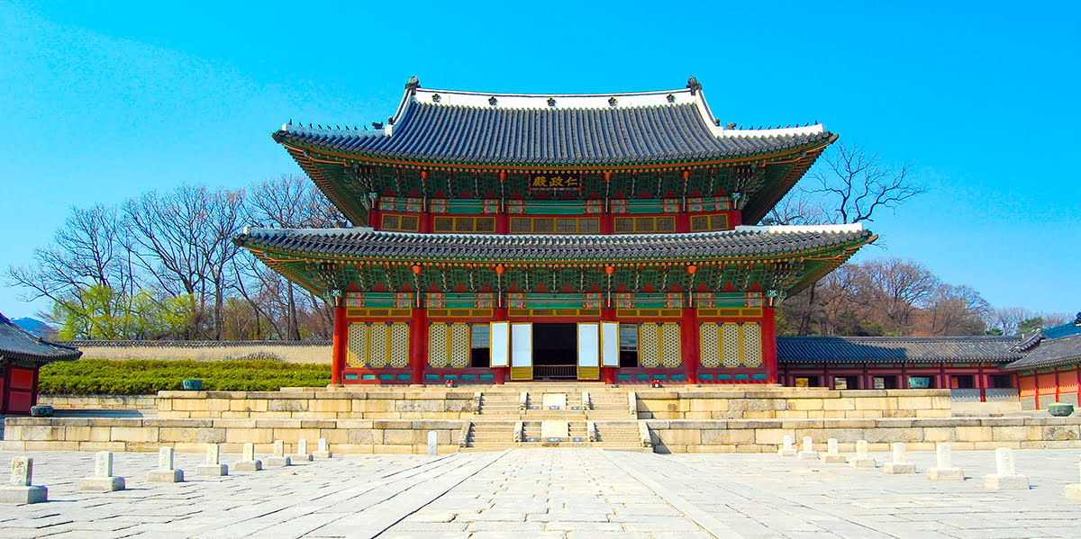 Best time to visit Seoul-Changdeokgung Palace-fall foliage-koyo hunting