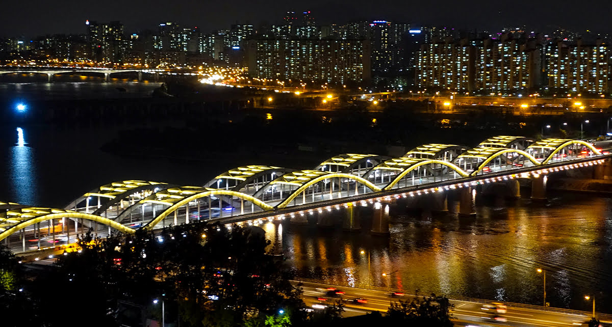 Река Хан-Сеул-Парк Йоыйдо-ночная жизнь