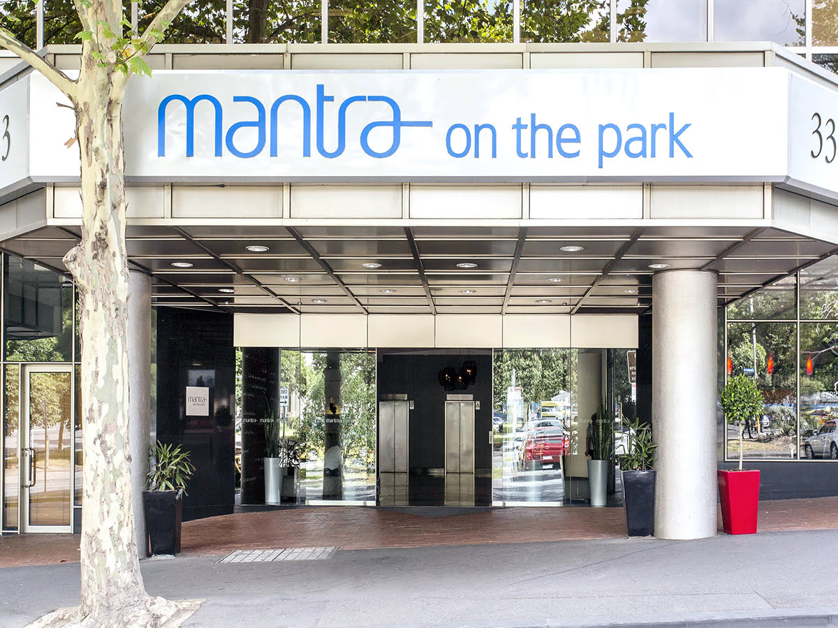 Melbourne art-Australia-Mantra on the Park Hotel