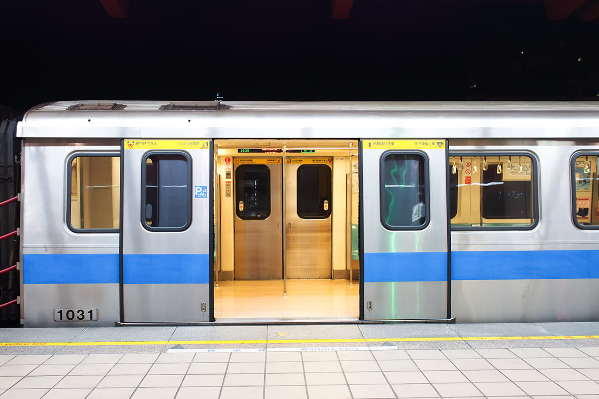 Shilin night market-Taipei metro