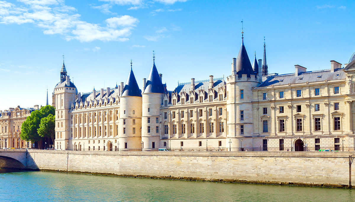 Paris attractions-travel France-Conciergerie-Ile de la Cite