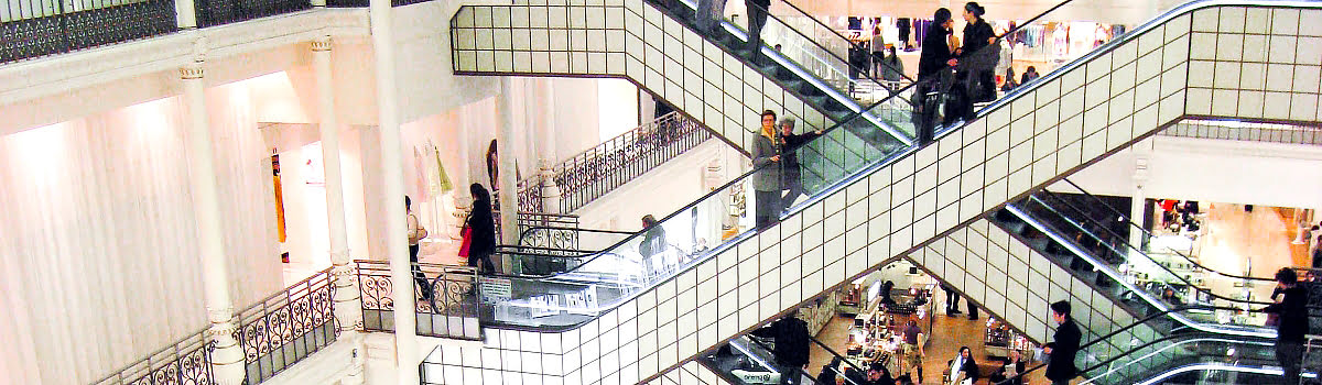 13 Paris Shopping Spots, Flea Markets & Parisian Stores background image