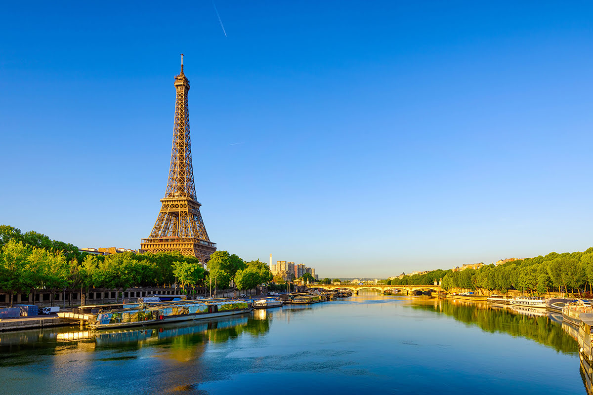 Paris travel tips-Eiffel Tower