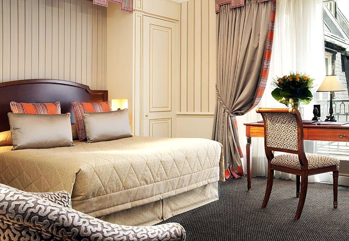 ที่พักในปารีส-โรงแรม-รีสอร์ท-Hotel Napoleon