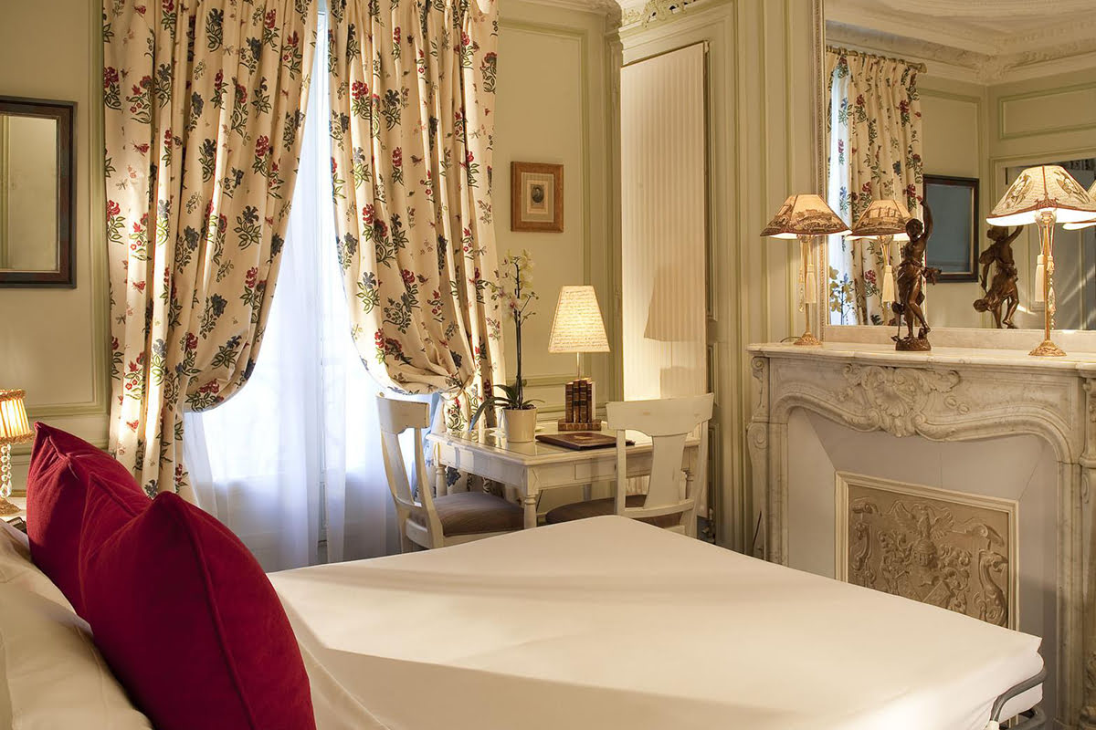 Family hotels in Paris-Hotel Residence Henri IV