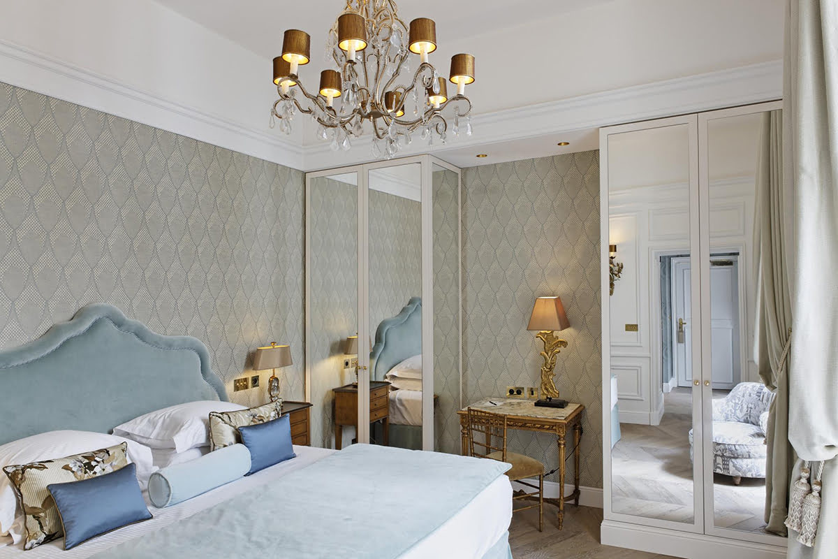 Family hotels in Paris-Relais Christine Hotel
