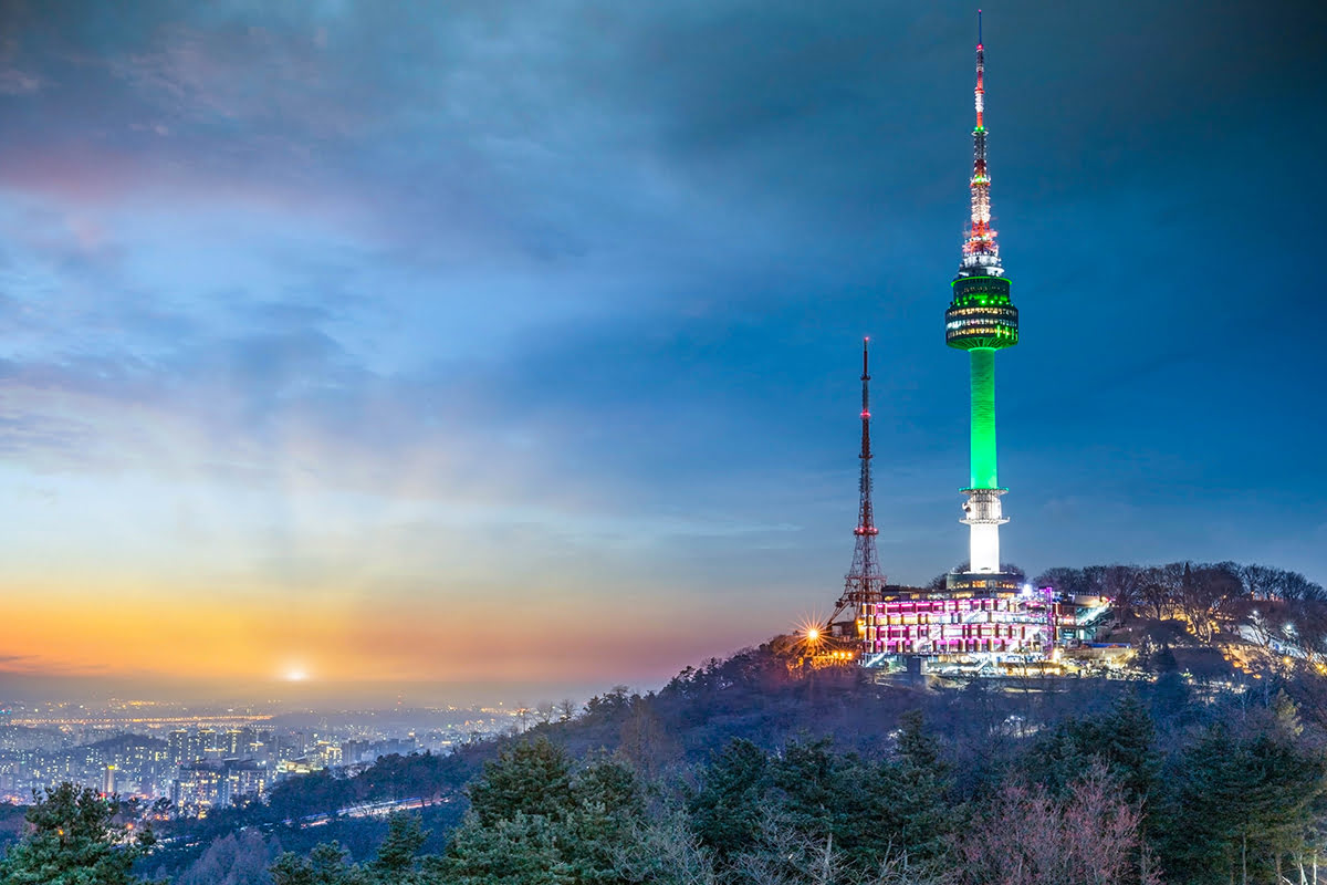 Targ Namdaemun-wieża N Seoul