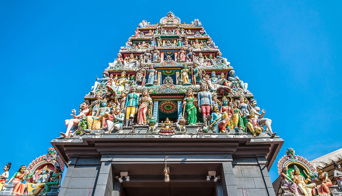Places to visit in Singapore-Sri Mariamman Temple