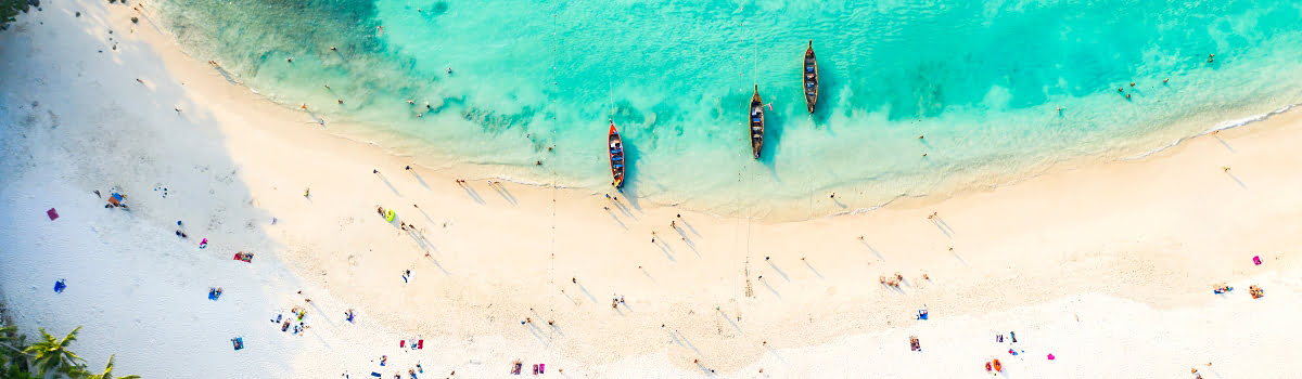 Phuket Vacation Homes & Holiday Rentals | 10 Luxury Condos & Villas background image