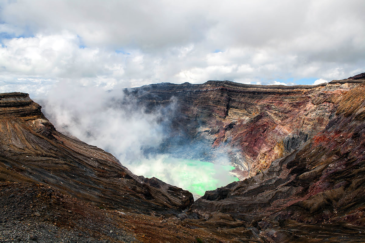 九州必游-日本-阿苏中岳火山口