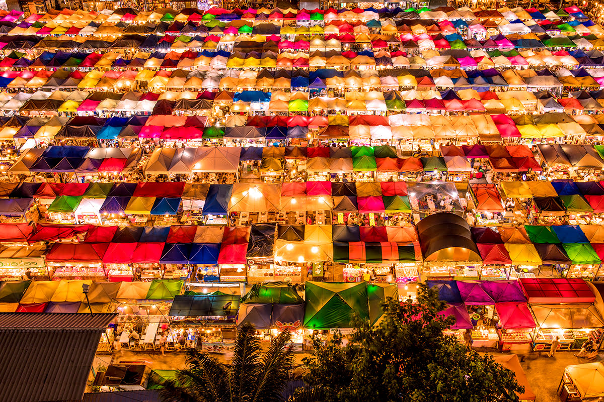 Chợ đêm Bangkok Chợ tàu Talad Rot Fai