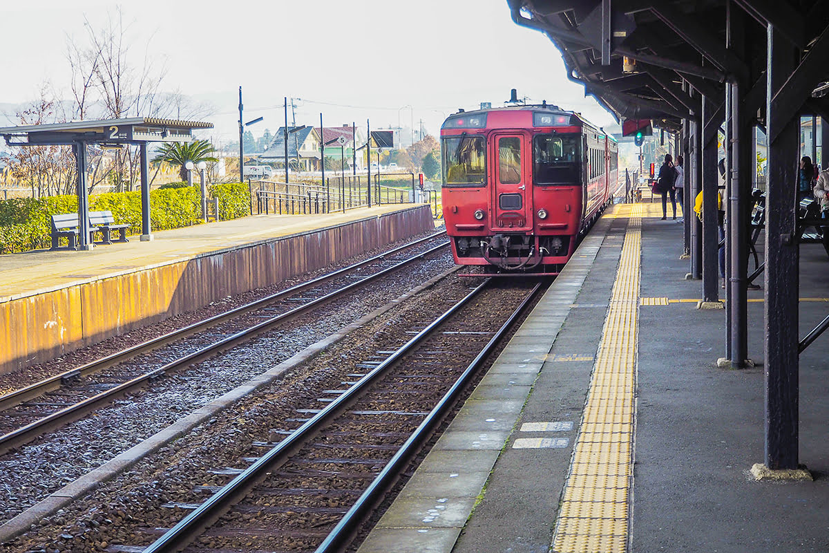 Traveling in Kyushu-Japan-JR Rail Pass-map-train