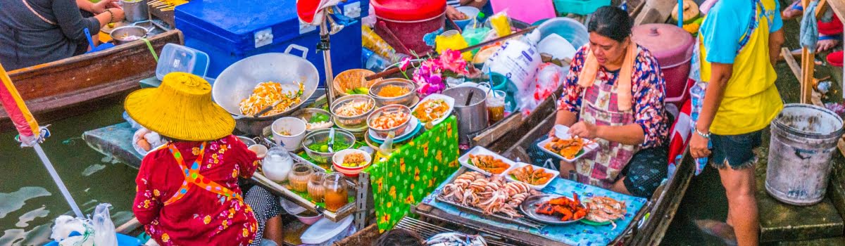 Nikmati Kuliner &amp; Belanja Kerajinan Tangan di Pasar Apung Bangkok