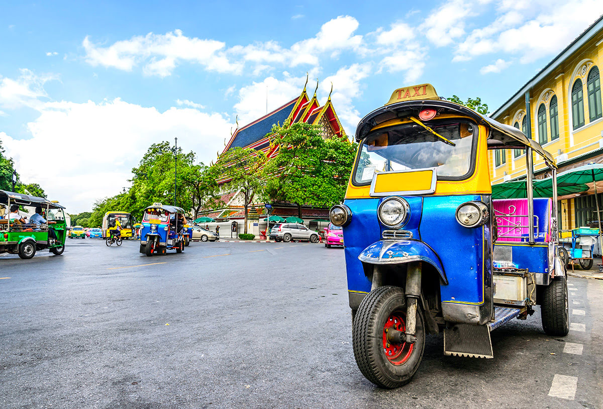 Perjalanan ke Bangkok-Thailand-Transportasi-tuk tuk-BTS