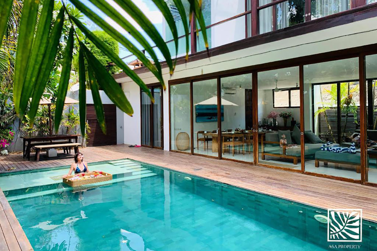 Bali holiday villas-4 BR Beach Axis Villa, Seminyak w/Breakfast