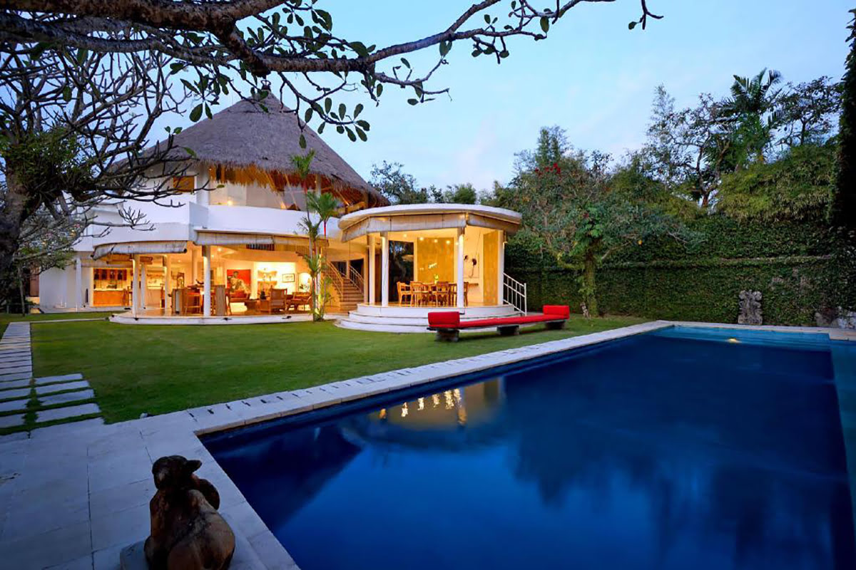 Bali holiday villas-Beautiful Flower Villa with 5BDR at Seminyak