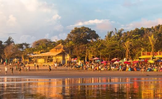 บ้านพักในบาหลี | 10 วิลล่าสุดหรูสไตล์โมเดิร์นในเซมินยัก