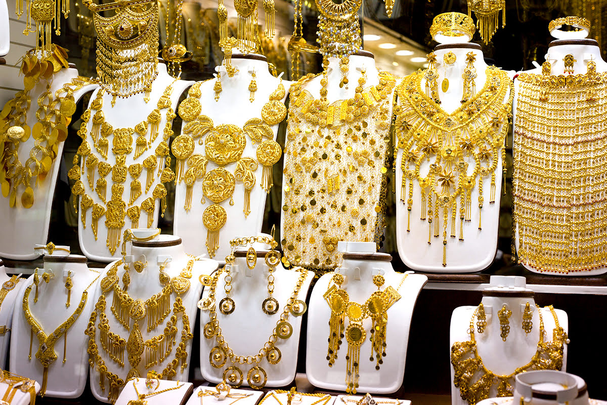 Shopping in Saudi Arabia-gold shop-souq