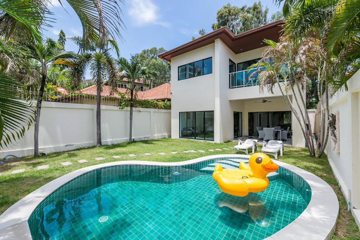 Holiday rentals in Pattaya-Private Pool Villa/Private Beach/Majestic 3BR