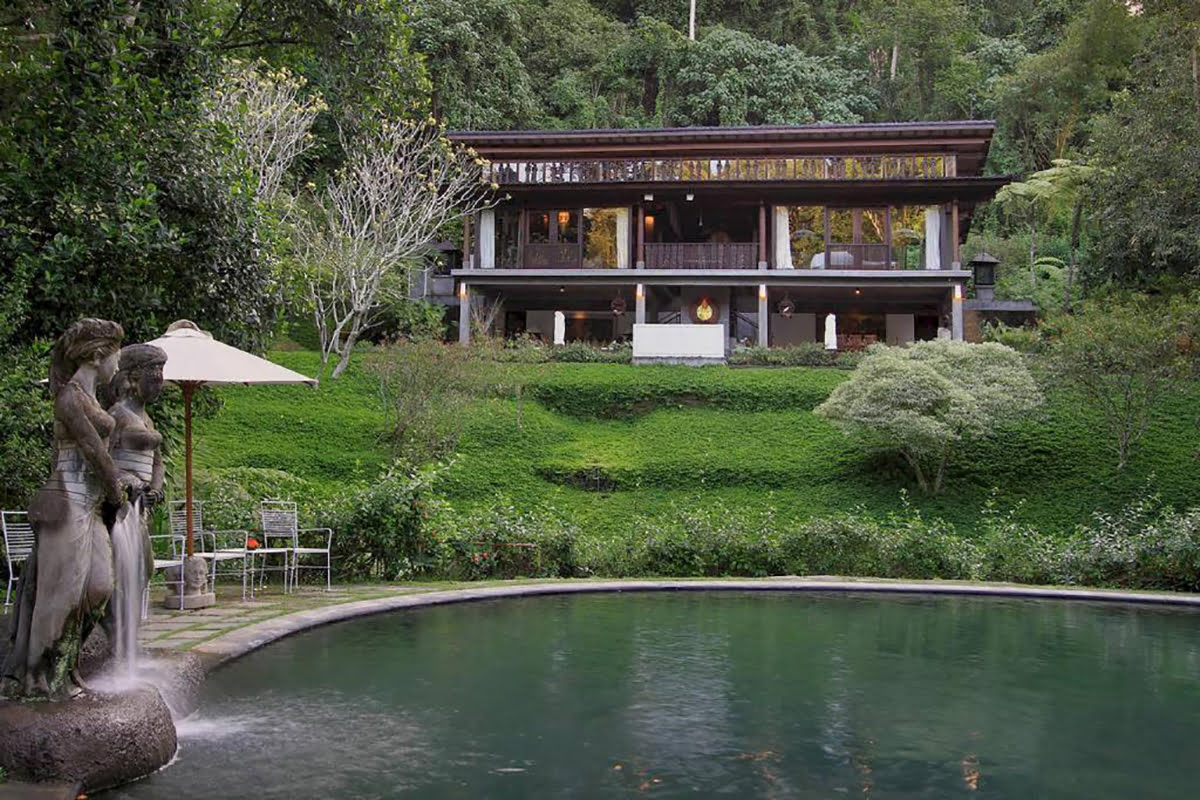 Rental homes in Bali-DuaDari Stunning Two-Bedroom Designer Home