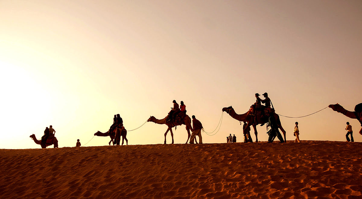 Travel to Saudi Arabia-things to know-tourists-desert-camel rides