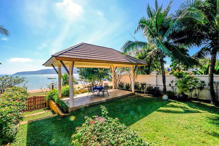 Viewpoints in Phuket-beachfront rental homes-Absolute Beachfront Residence : Gem of Chalong