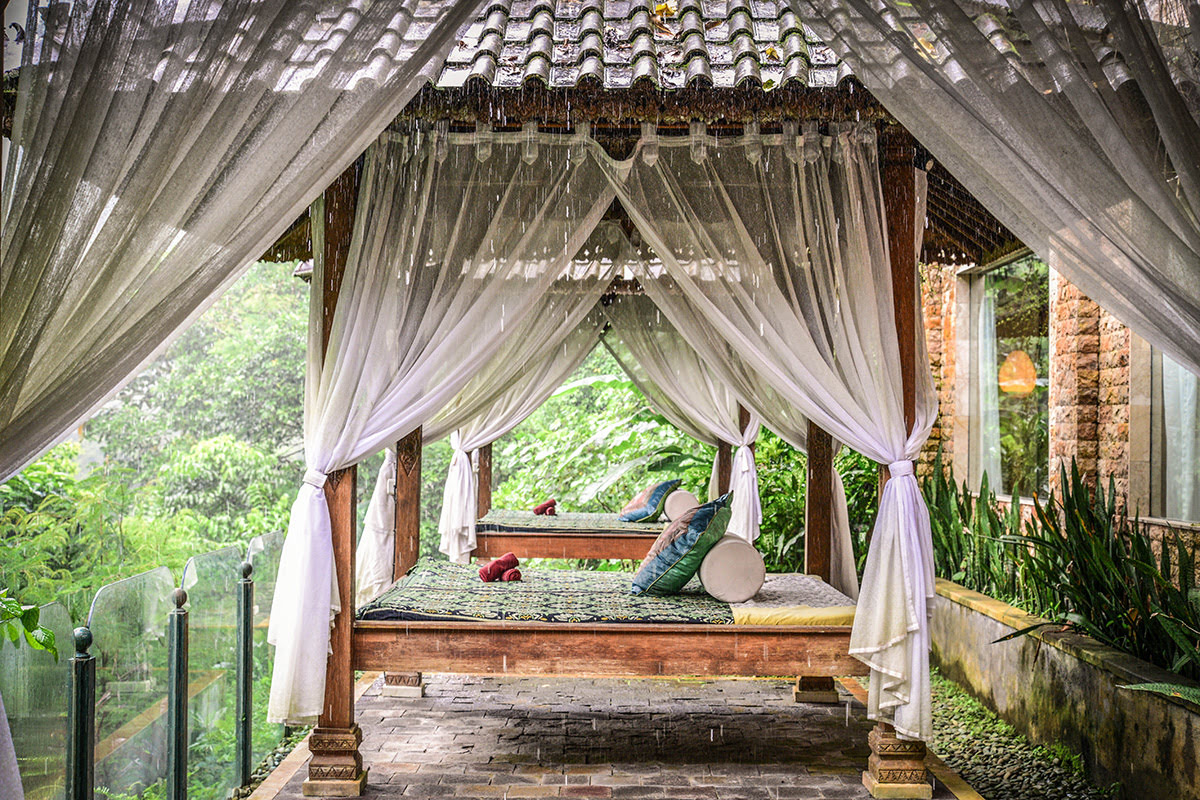 Bali massage-outdoor massage