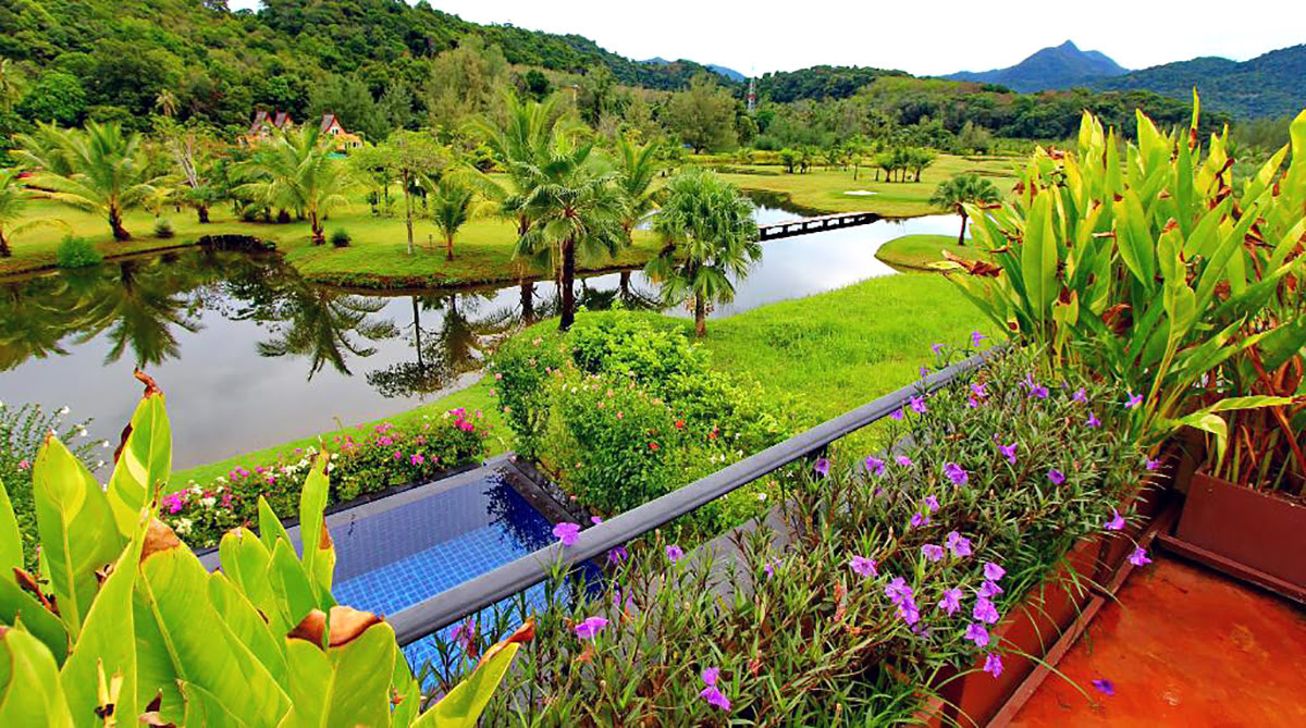 พักผ่อนที่เกาะช้าง-วิลล่าติดทะเล-บ้านพักให้เช่า-Blue Chill Villa Infinity Pool Hotel managed