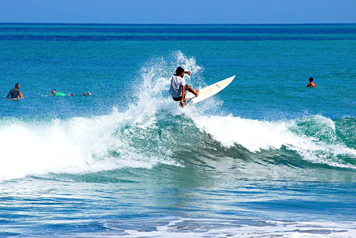 What to do in Bali-Kuta Beach-surfing