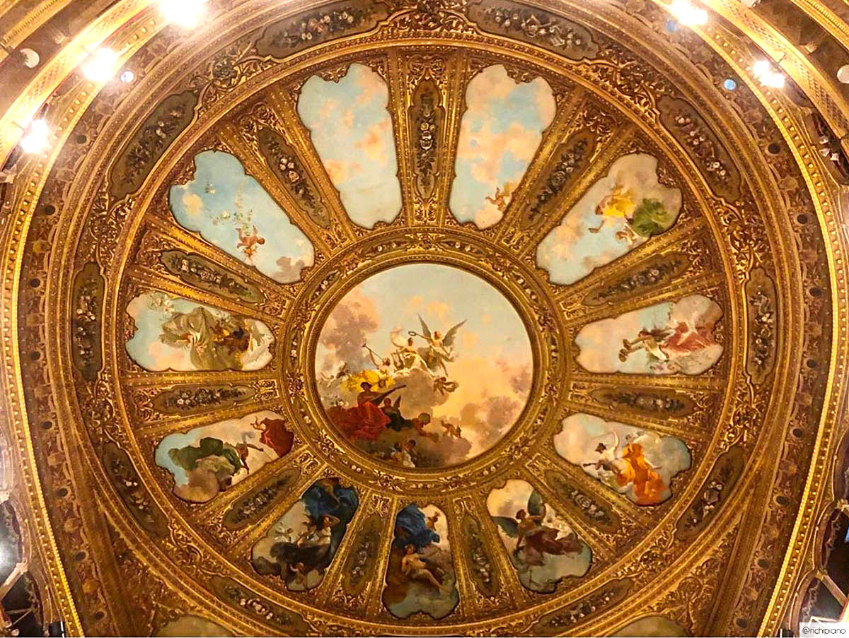 Things to do in Sicily-Italy-Massimo Theater-inside-seating