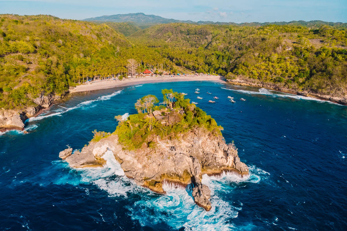 Nusa Penida-Crystal Bay Beach