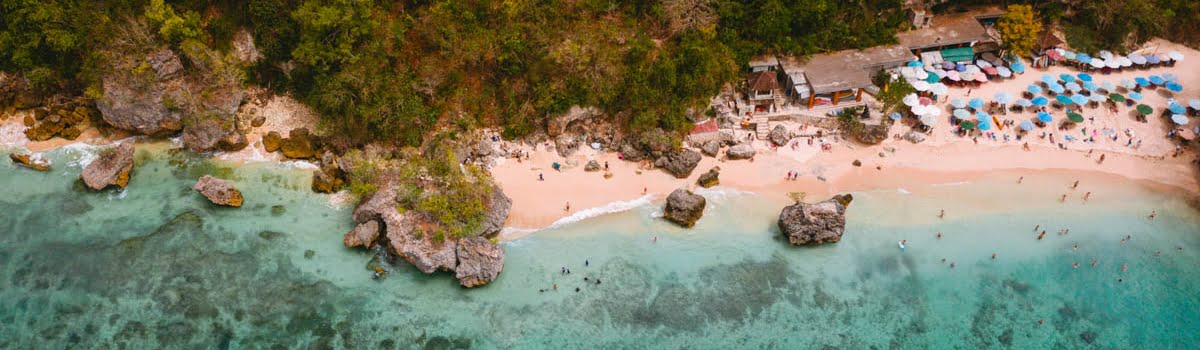 Pantai Padang Padang | Jelajahi Pantai &#038; Lokasi Selancar Populer di Bali